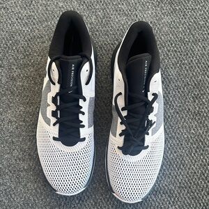 Nike Air Precision II White and Black Sneakers AA7069100 sz11